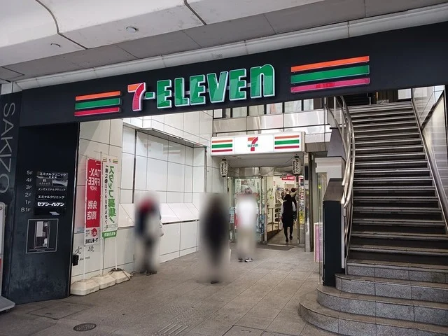 セブンイレブン　四条麩屋町店まで100m