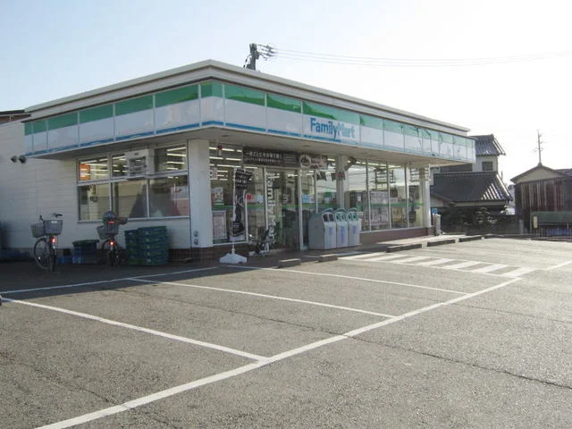 ファミリーマート 岡崎宇頭店まで550m