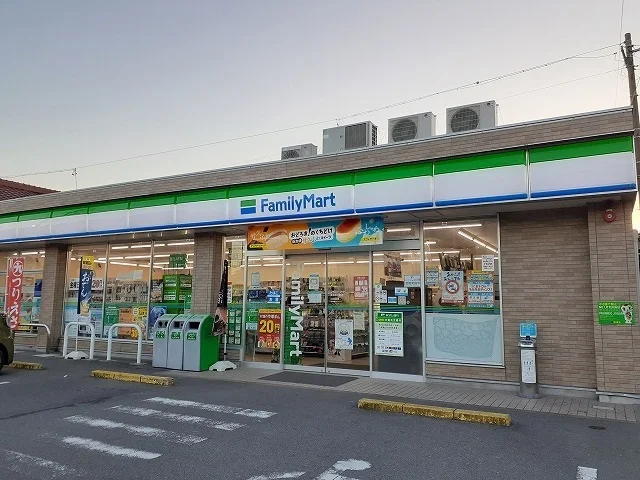 ファミリーマート常滑保示町店まで990m