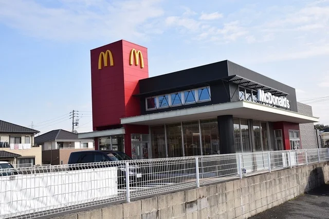 マクドナルド東海渡内店まで300m