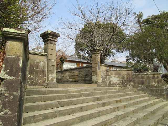 高岡小学校まで210m