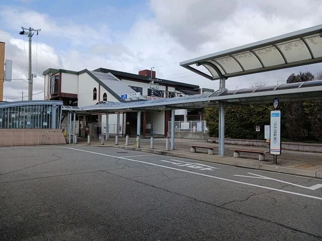 ＪＲ中山寺駅まで850m