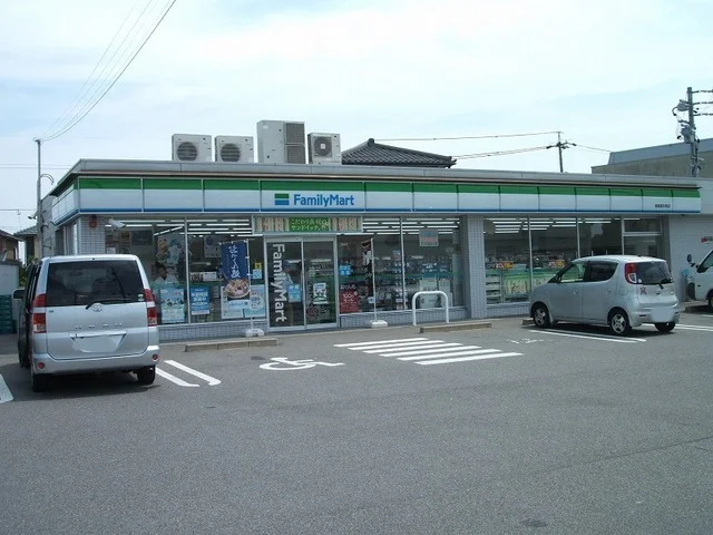 ファミリーマート西尾徳永東店まで650m