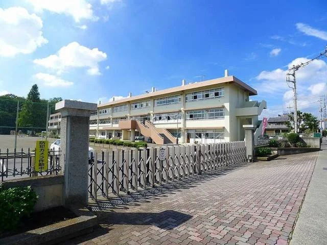 桐生市立桜木小学校まで600m