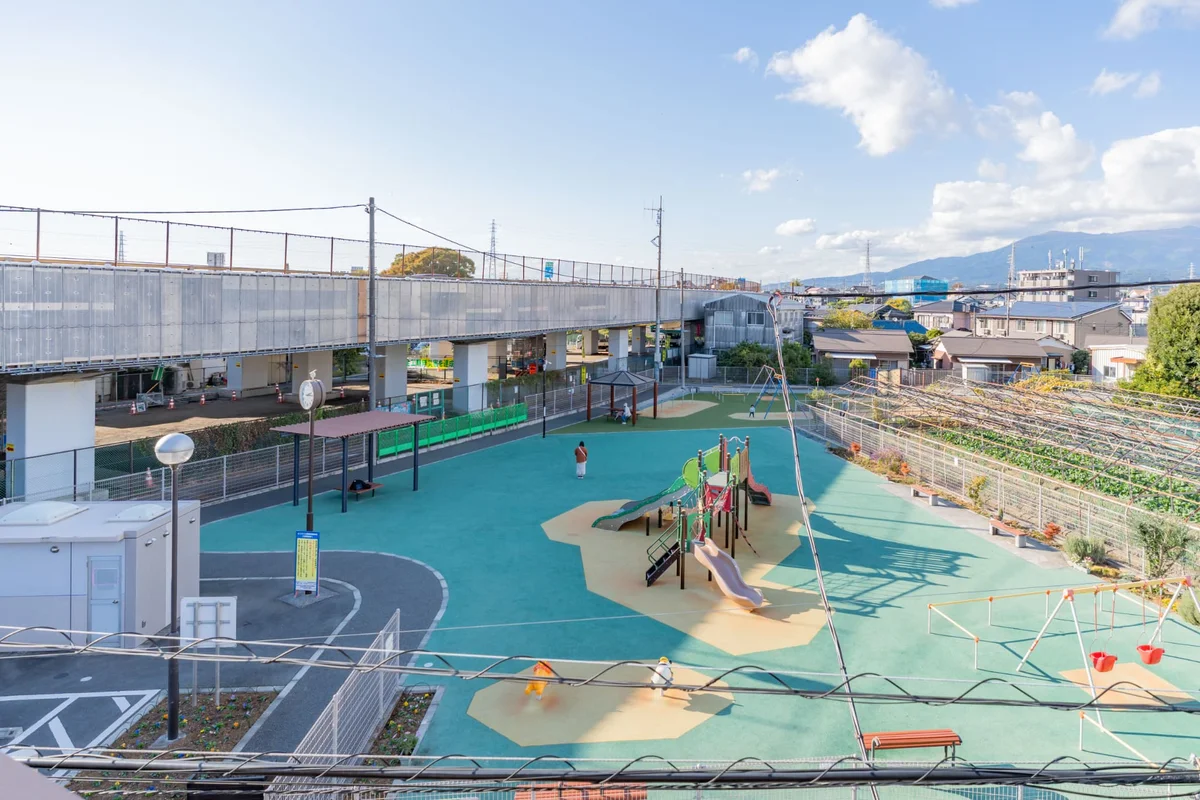 マンション前公園