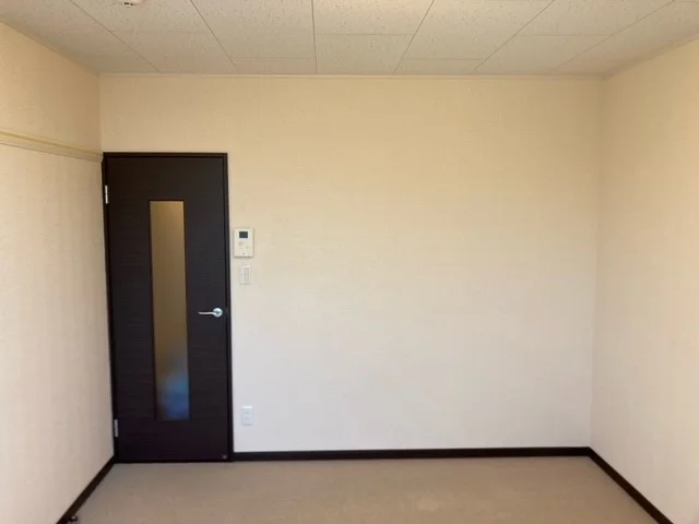 2Ｆ居室。2Ｆは絨毯。