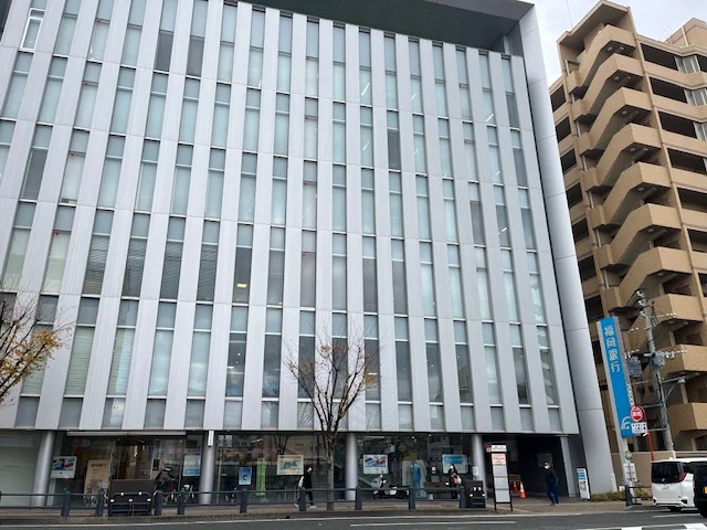 銀行　徒歩6分