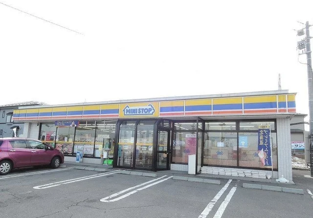 ミニストップ八戸ニュータウン店まで1000m