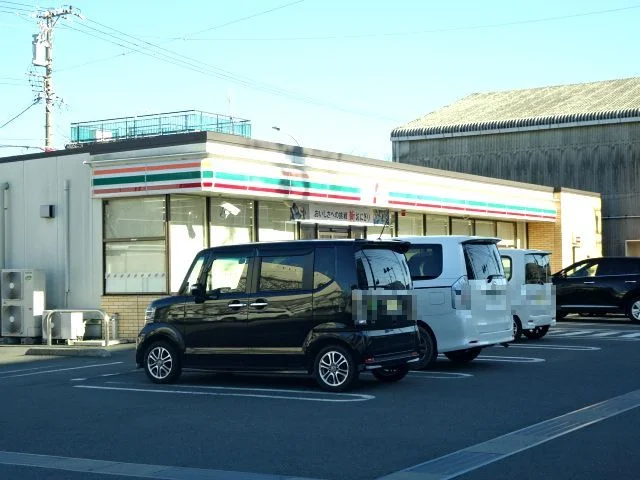 セブンイレブン青木２丁目店まで230m