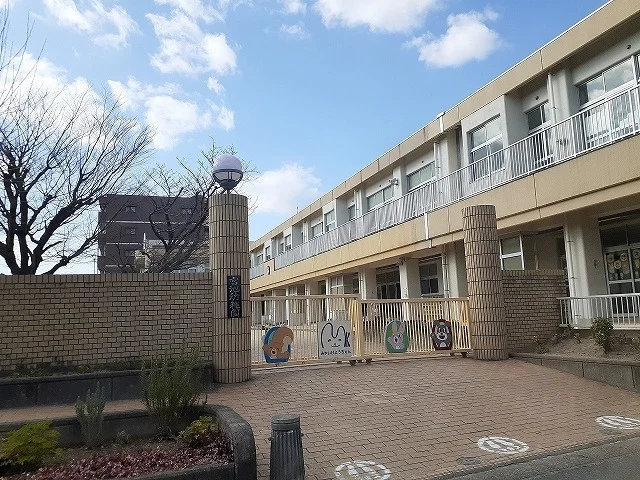 半田市立宮池幼稚園まで432m