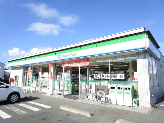 ファミリーマート稲田店まで1000m