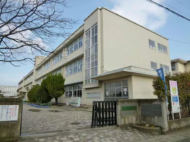 大在小学校まで1400m