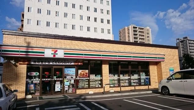 セブンイレブン札幌北7条西12丁目店　徒歩2分
