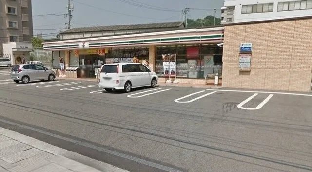 セブンイレブンまで850m