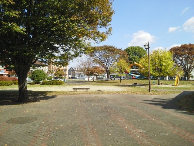 八王寺中央公園まで210m