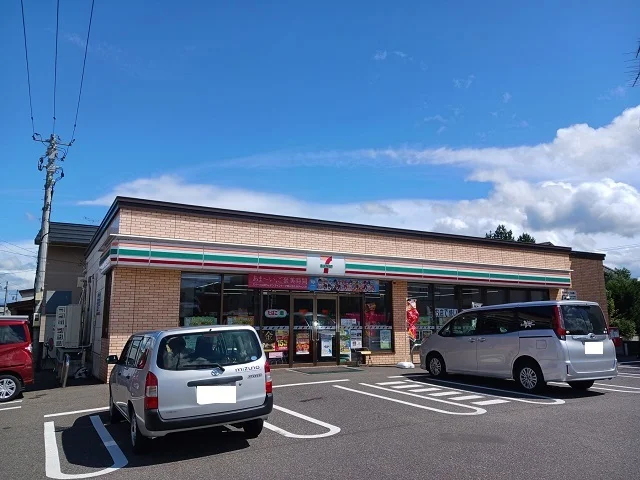 セブンイレブン旭川忠和４条店まで350m