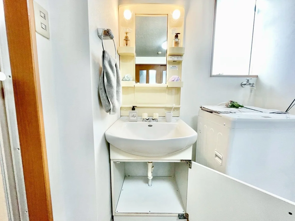 ※撮影用の観察植物・食器調理器具・雑貨類等はございません。※写真は現況優先