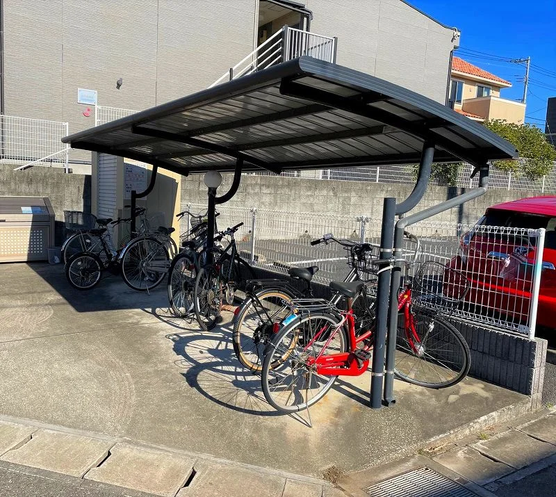 屋根付き自転車置き場