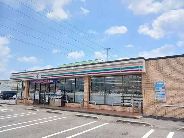 セブンイレブン小山城東４丁目店まで220m