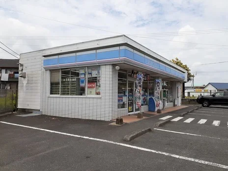 ローソン鹿屋札元二丁目店まで450m