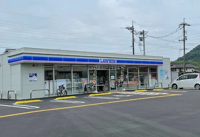 ローソン　玉島黒崎店まで450m