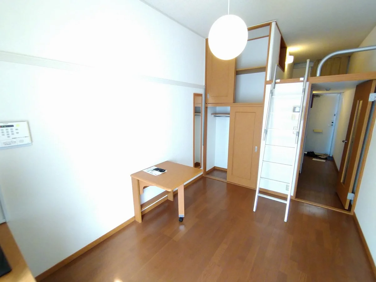 2階以上は絨毯仕様です。