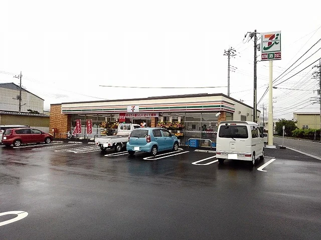 セブンイレブン増穂長沢店まで450m