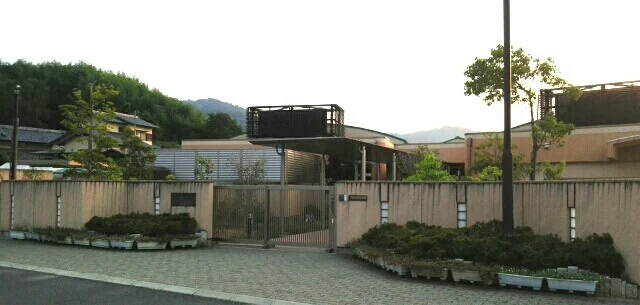 志度幼稚園まで340m