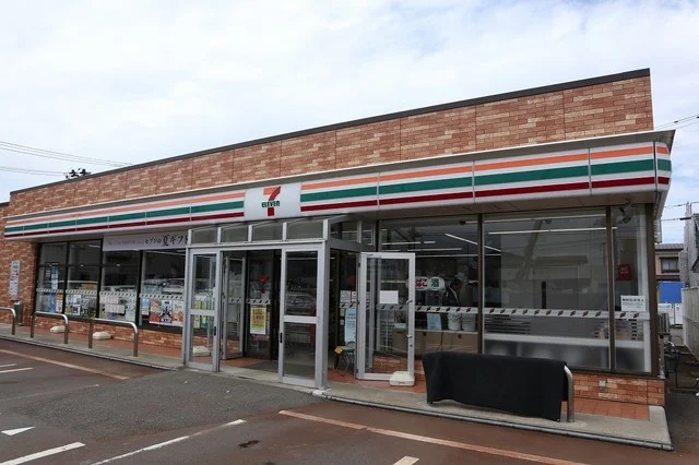 セブンイレブン上越稲田店まで490m