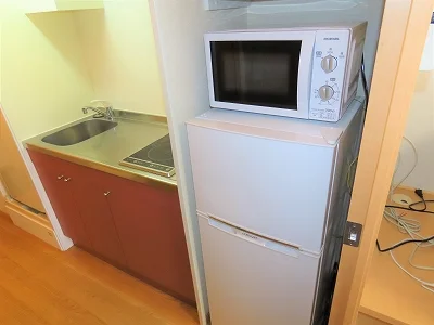 電子レンジ、冷蔵庫完備