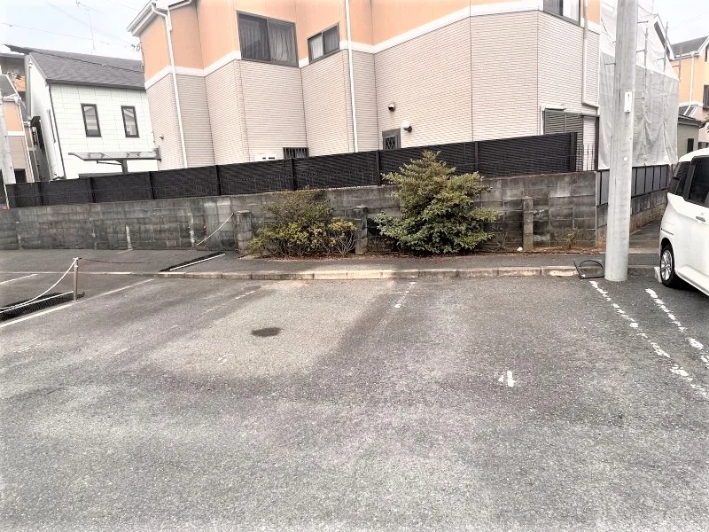 駐車場は別料金となります。