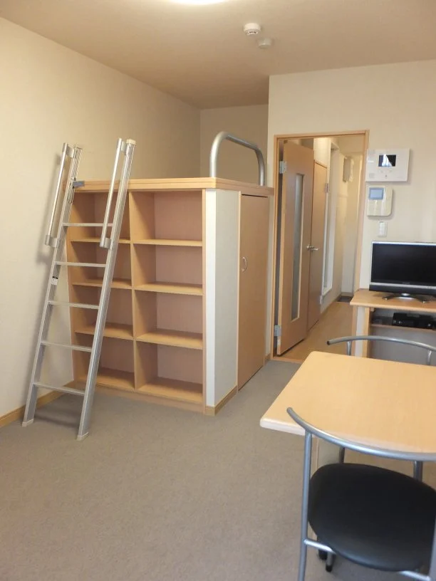 家具家電付でベッド下は大容量の収納スペース