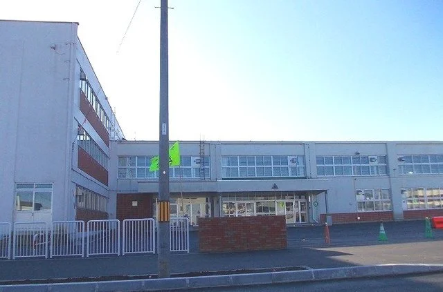 東野幌小学校まで200m