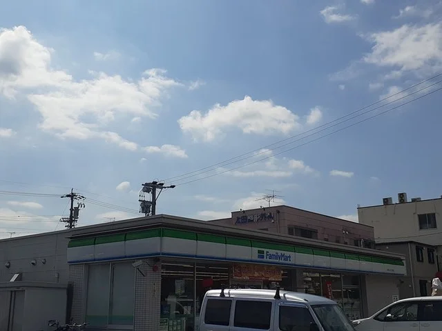 ファミリーマートまで600m