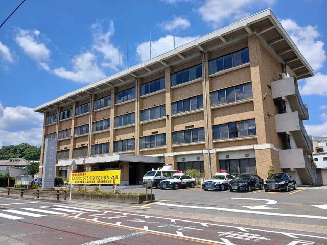 向日町警察署まで1000m