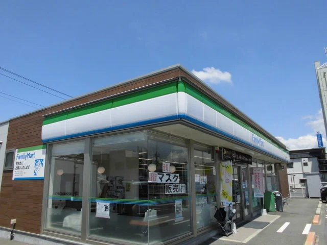 ファミリーマート西栄店まで60m