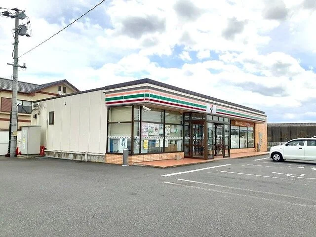 セブンイレブンまで850m