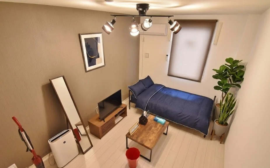 出張で長期滞在される方にはぴったりのお部屋です^^唯一新築！電子キーの為事務所に鍵を取りに来られる必要ございません!!※植木と額とクッションなどは写真用です。