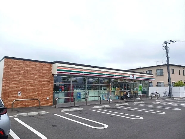 ７－１１高松中央ＩＣ北店さんまで400m