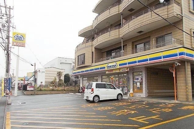 ミニストップ横須賀長坂店まで825m