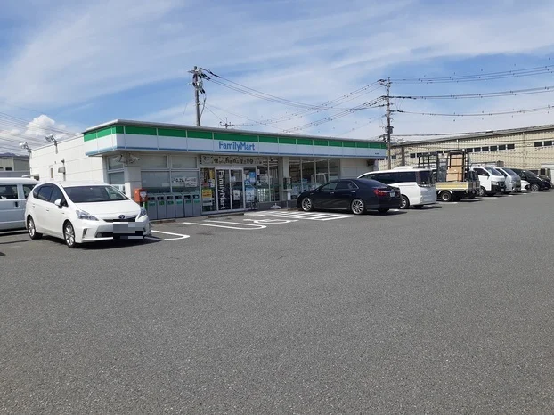ファミリーマート基山長野店まで360m