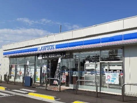 ローソン滑川インター店まで90m