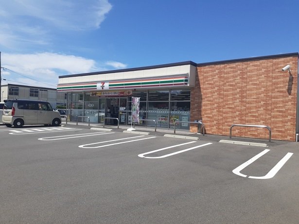 セブンイレブン出水上知識店まで850m