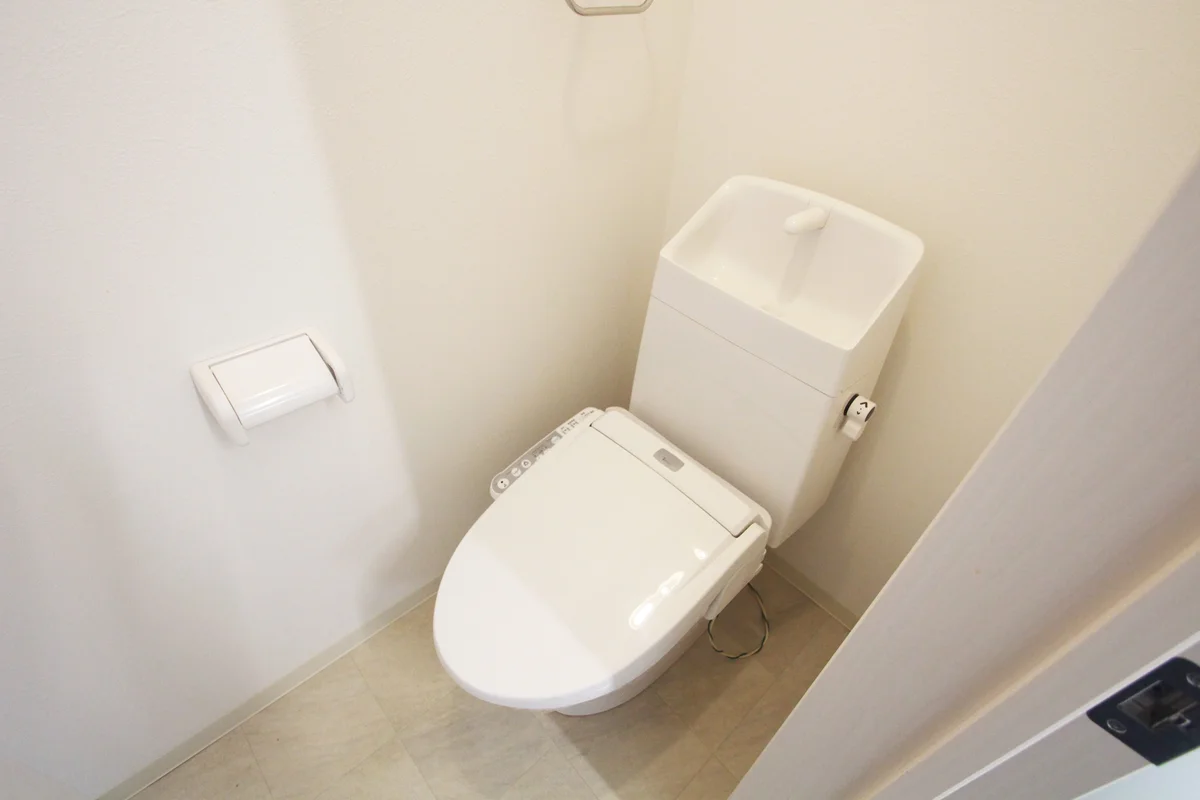 バス・トイレ別／温水洗浄便座
