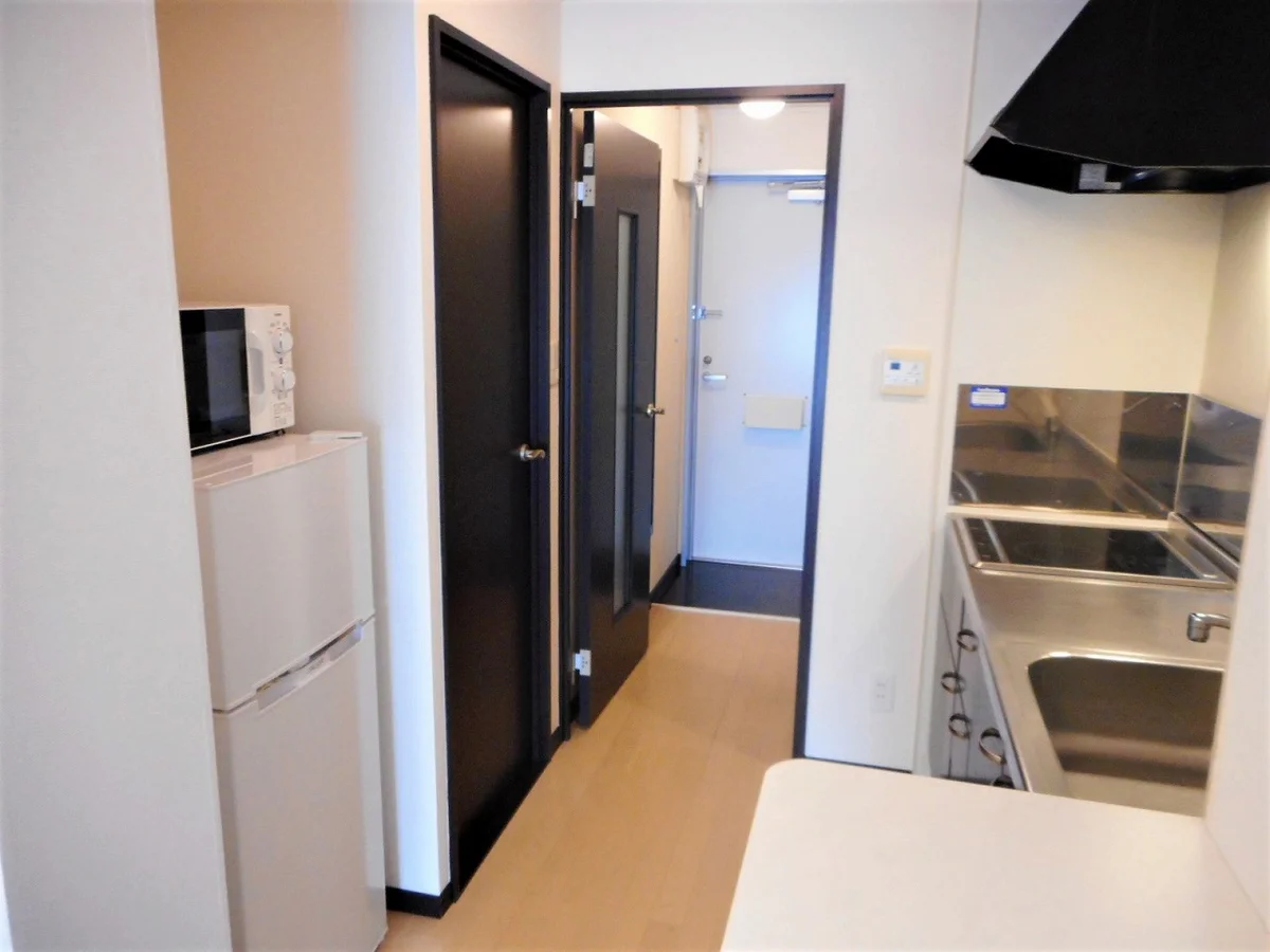 電子レンジ、冷蔵庫完備