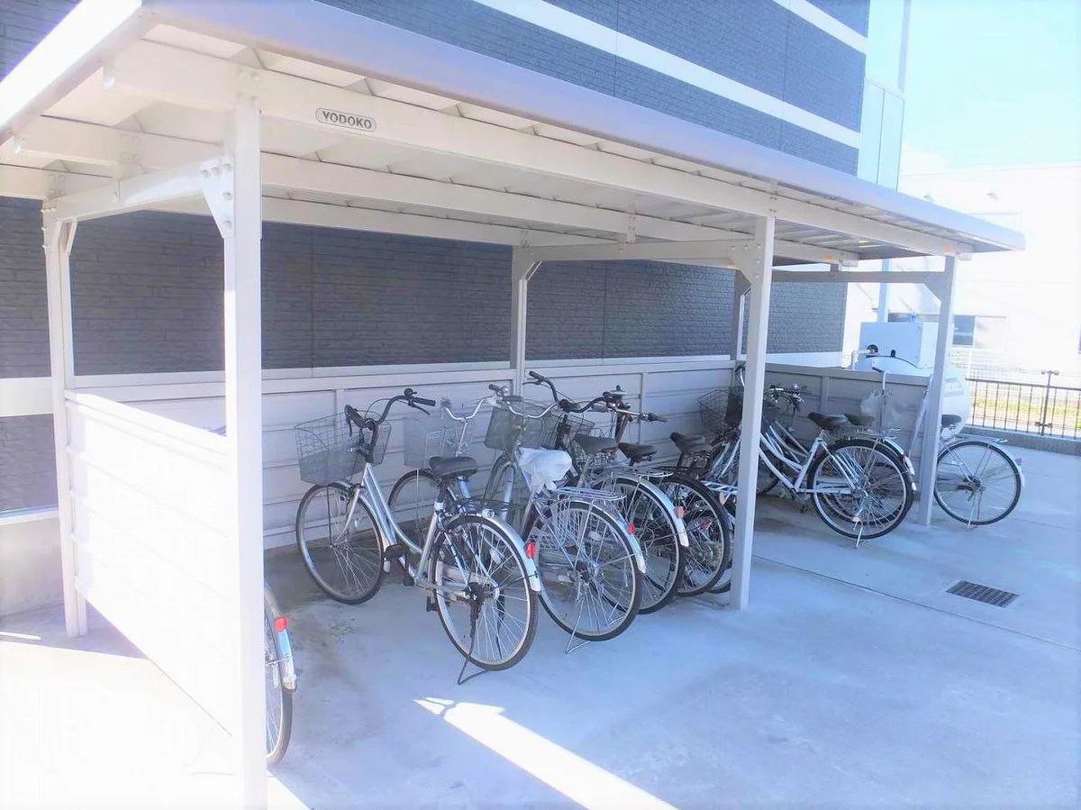 屋根付き駐輪場あり