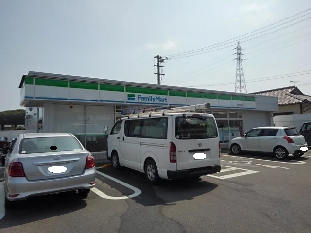 ファミリーマート丸亀山北町店まで950m