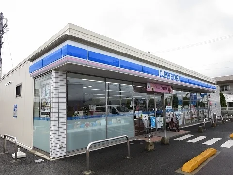 ローソンさんまで700m