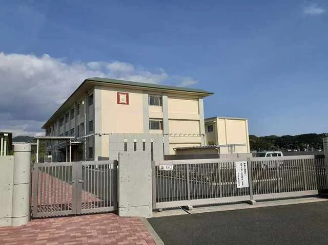 浜松市立井伊谷小学校まで600m