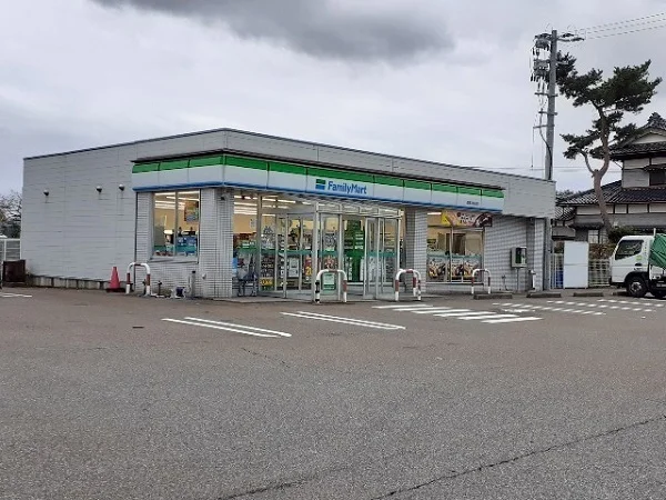 ファミリーマート聖籠次第浜店まで1300m